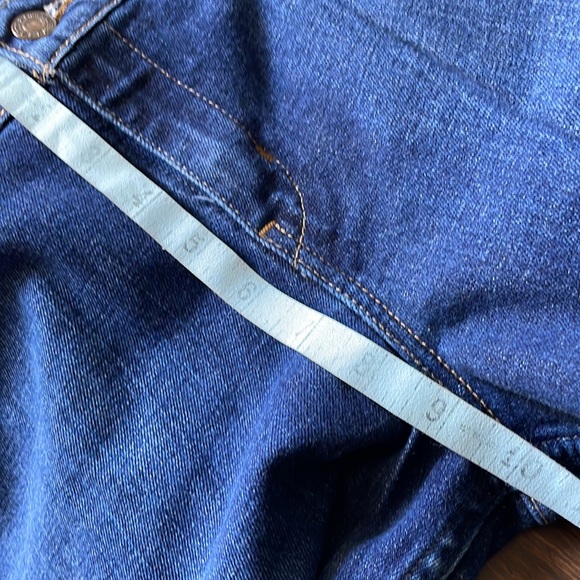 🎉HP🎉Levi’s low rise bootcut Jeans - Picture 9 of 10